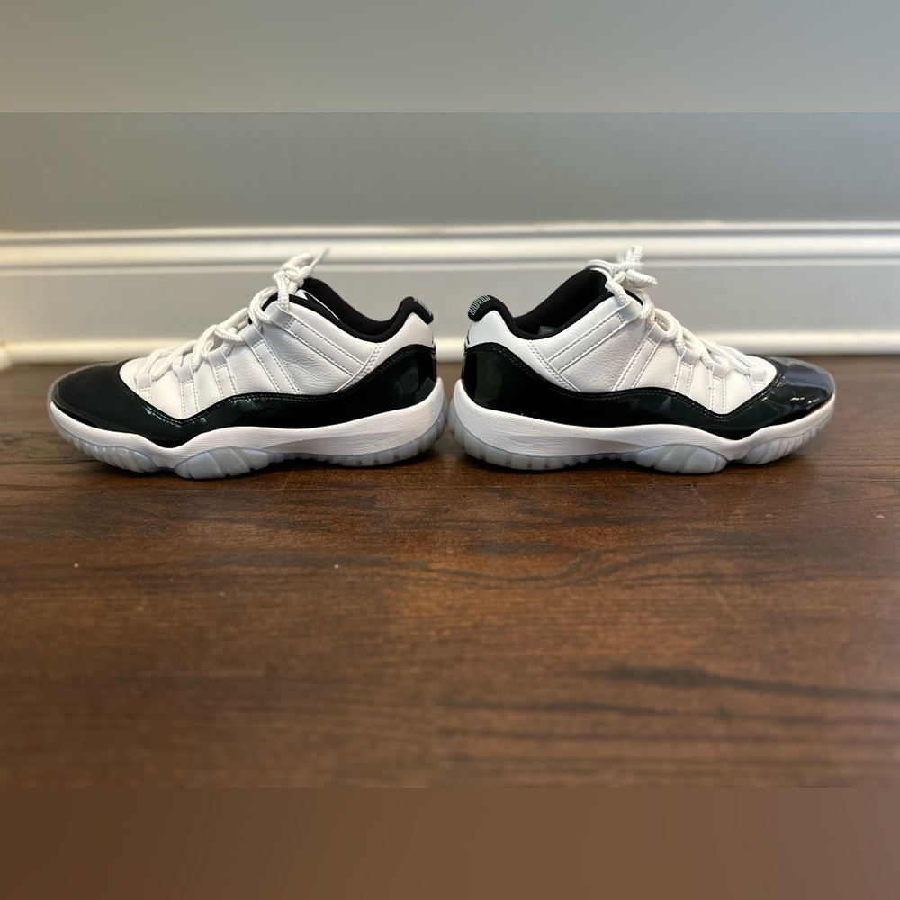Air Jordan 11 Retro Low, White/Emerald
